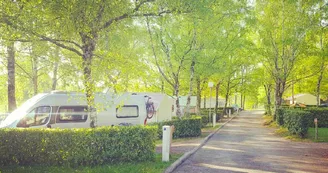 Aire de Camping-cars - Saint-Hilaire-les-Places Aire de Camping-cars - Saint-Hilaire-les-Places