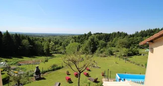 Gite "Le Puyconnieux" à Dournazac en Haute-Vienne (Nouvelle Aquitaine) - vue de la chambre_18 Gite "Le Puyconnieux" à Dournazac en Haute-Vienne (Nouvelle Aquitaine) - vue de la chambre_18