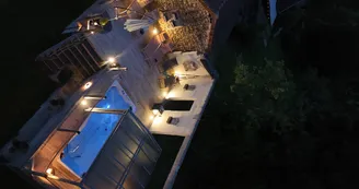 spa de nage de 5m sur 2m40 chauffé toute l'année spa de nage de 5m sur 2m40 chauffé toute l'année