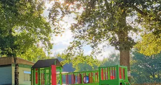 Aire de jeux pour enfants au Flower Camping l'Air du Lac_15 Aire de jeux pour enfants au Flower Camping l'Air du Lac_15
