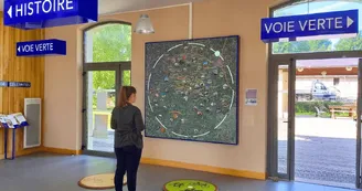 Espace scénographique en gare de Châlus 